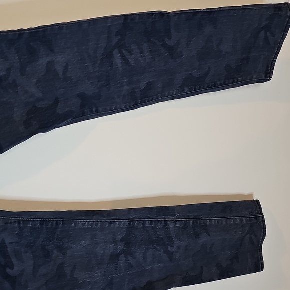 Levi's 501 Dark Blue Camouflage 30x32 Straight Leg Jeans - Picture 3 of 7